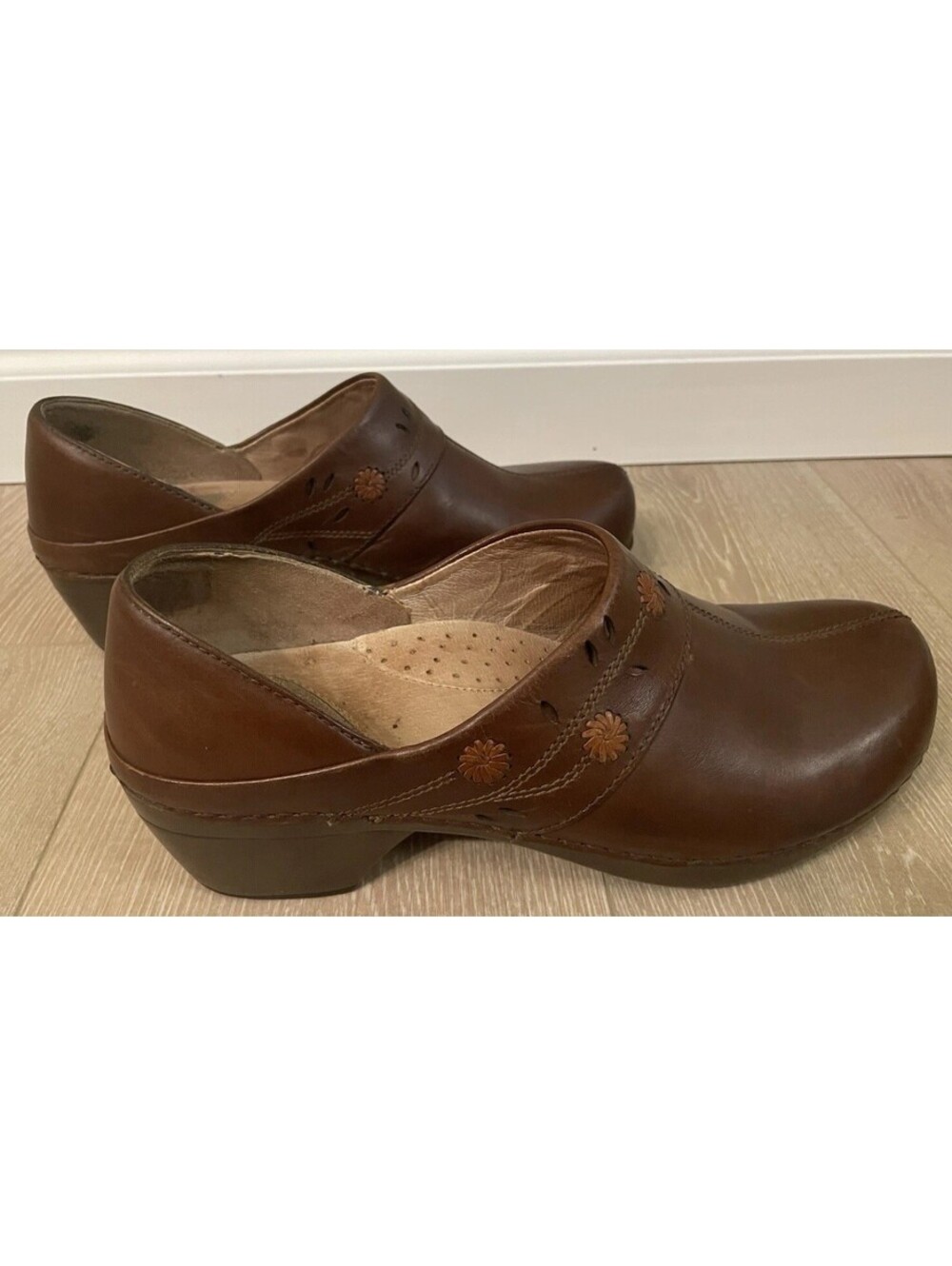 Dansko Embossed Tooled Leather Clog Floral Detailing Size EU 41/US 9